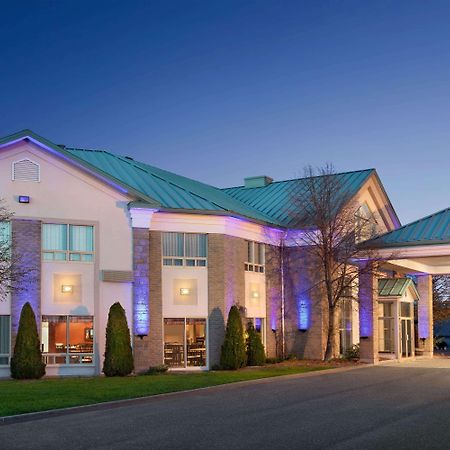 Days Inn By Wyndham Montmagny Exterior foto