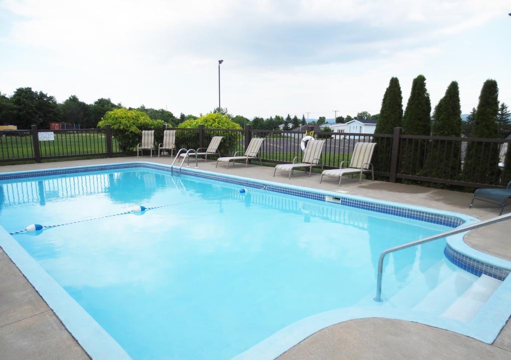 Days Inn By Wyndham Montmagny Exterior foto